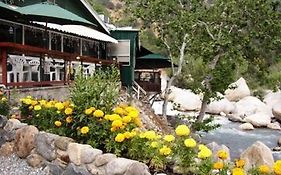 The Gateway Restaurant & Lodge